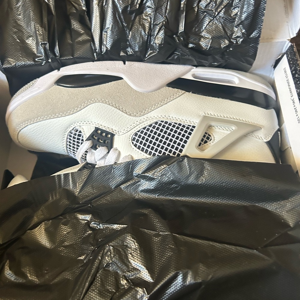 Military jordan 4